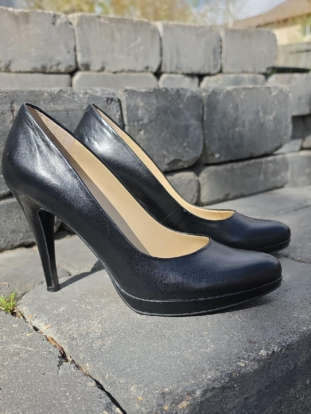 Nine West Black Leather High Heel Pumps